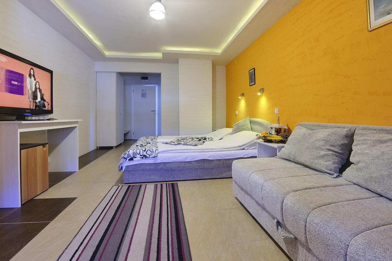 Vila Etna Hotel Ugrinovci  Ruang foto